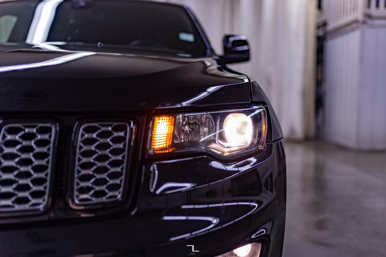 2018 Jeep Grand Cherokee 4x4 Laredo Altitude Leather Roof Nav Red Deer AB