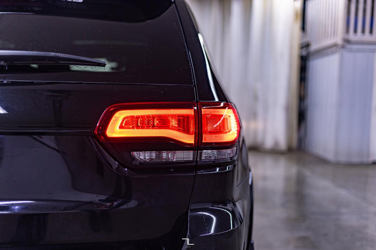 2018 Jeep Grand Cherokee 4x4 Laredo Altitude Leather Roof Nav Red Deer AB