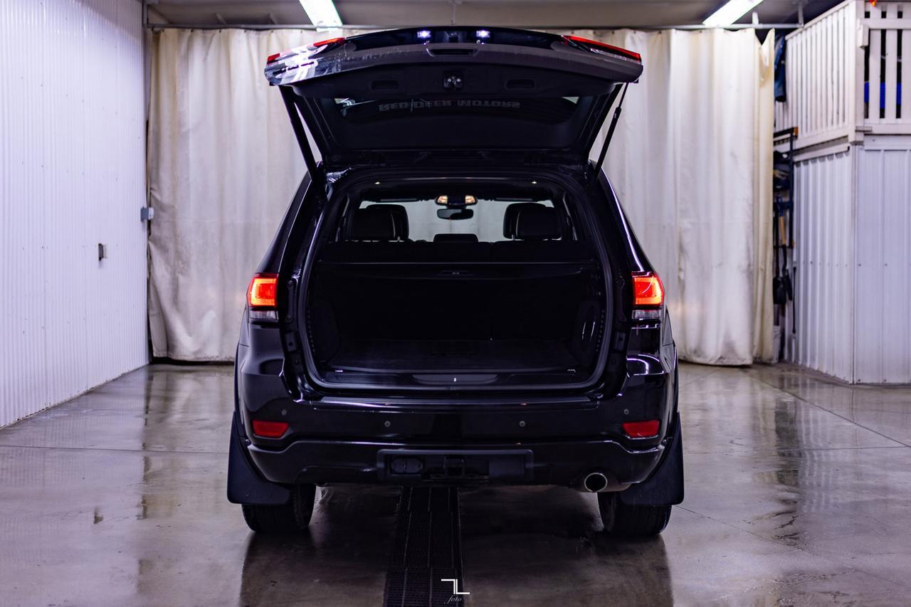 2018 Jeep Grand Cherokee 4x4 Laredo Altitude Leather Roof Nav Red Deer AB