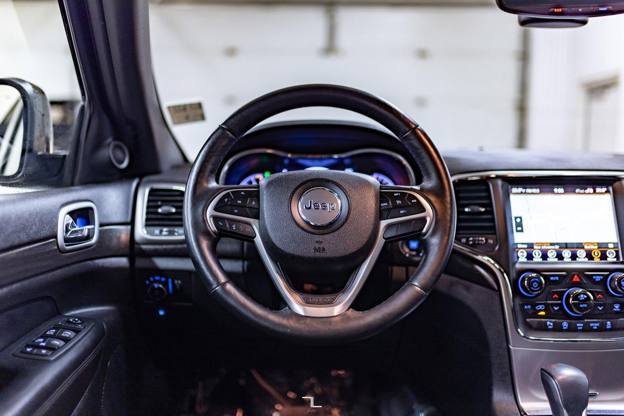 2018 Jeep Grand Cherokee 4x4 Laredo Altitude Leather Roof Nav Red Deer AB