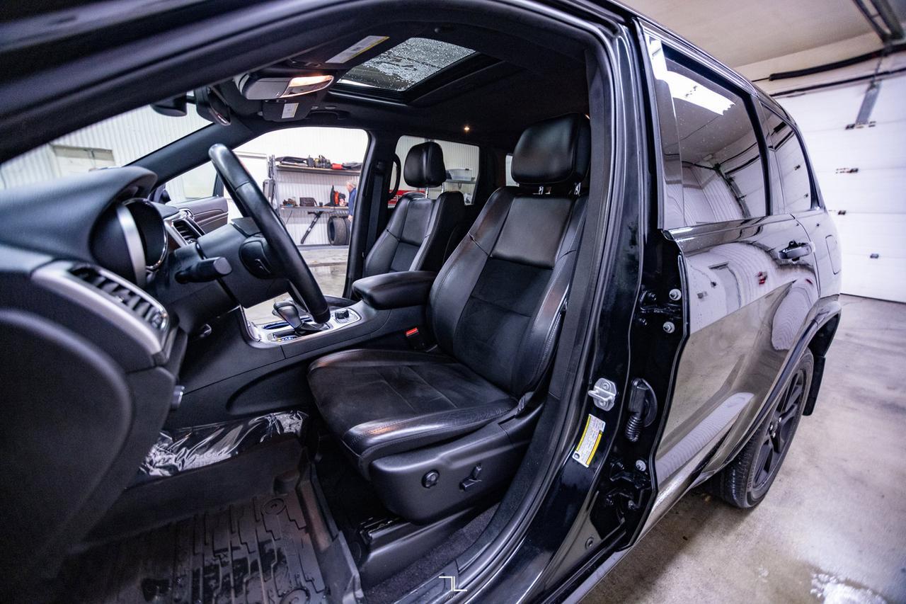 2018 Jeep Grand Cherokee 4x4 Laredo Altitude Leather Roof Nav Red Deer AB