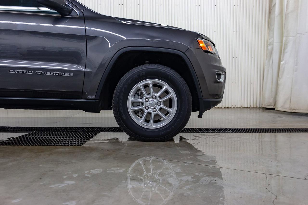 2018 Jeep Grand Cherokee 4x4 Laredo BCam Red Deer AB