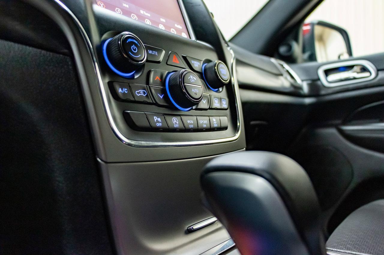 2018 Jeep Grand Cherokee 4x4 Laredo BCam Red Deer AB