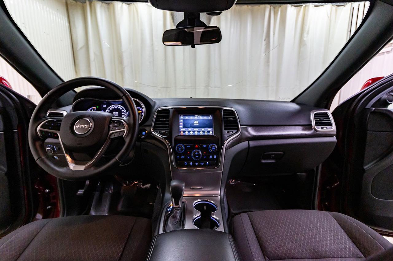 2018 Jeep Grand Cherokee 4x4 Laredo BCam Red Deer AB