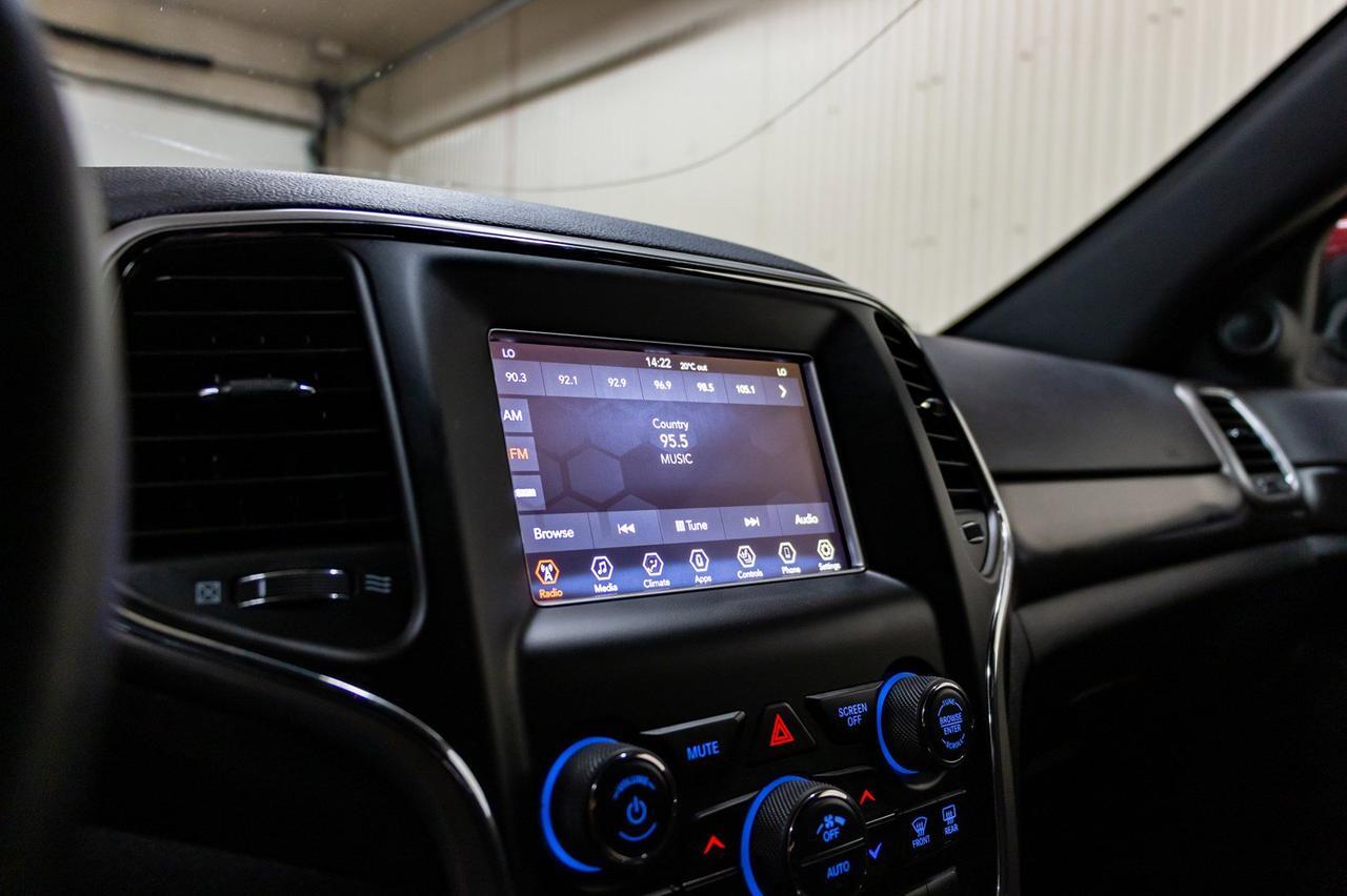 2018 Jeep Grand Cherokee 4x4 Laredo BCam Red Deer AB