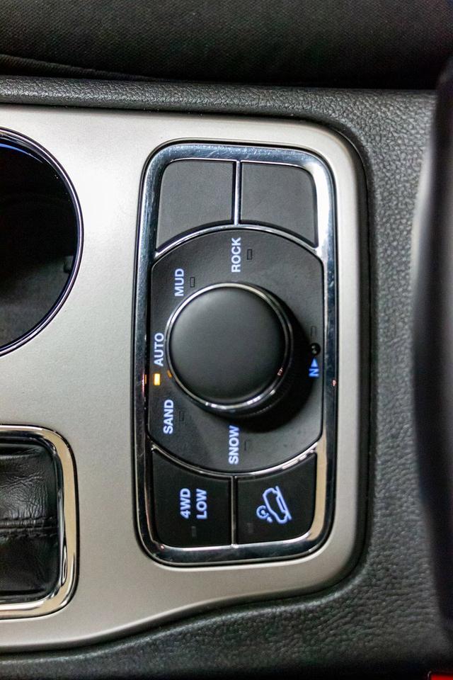 2018 Jeep Grand Cherokee 4x4 Laredo BCam Red Deer AB