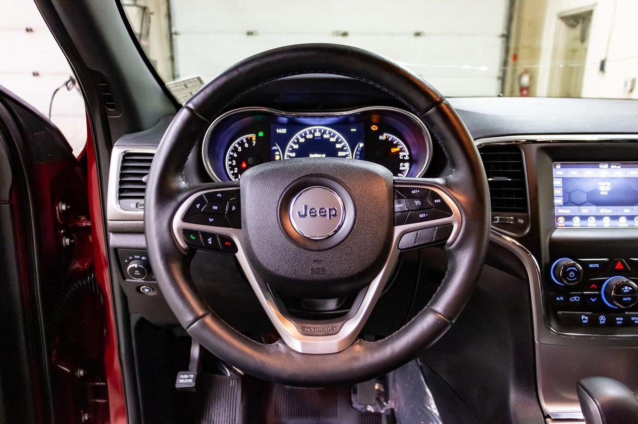 2018 Jeep Grand Cherokee 4x4 Laredo BCam Red Deer AB