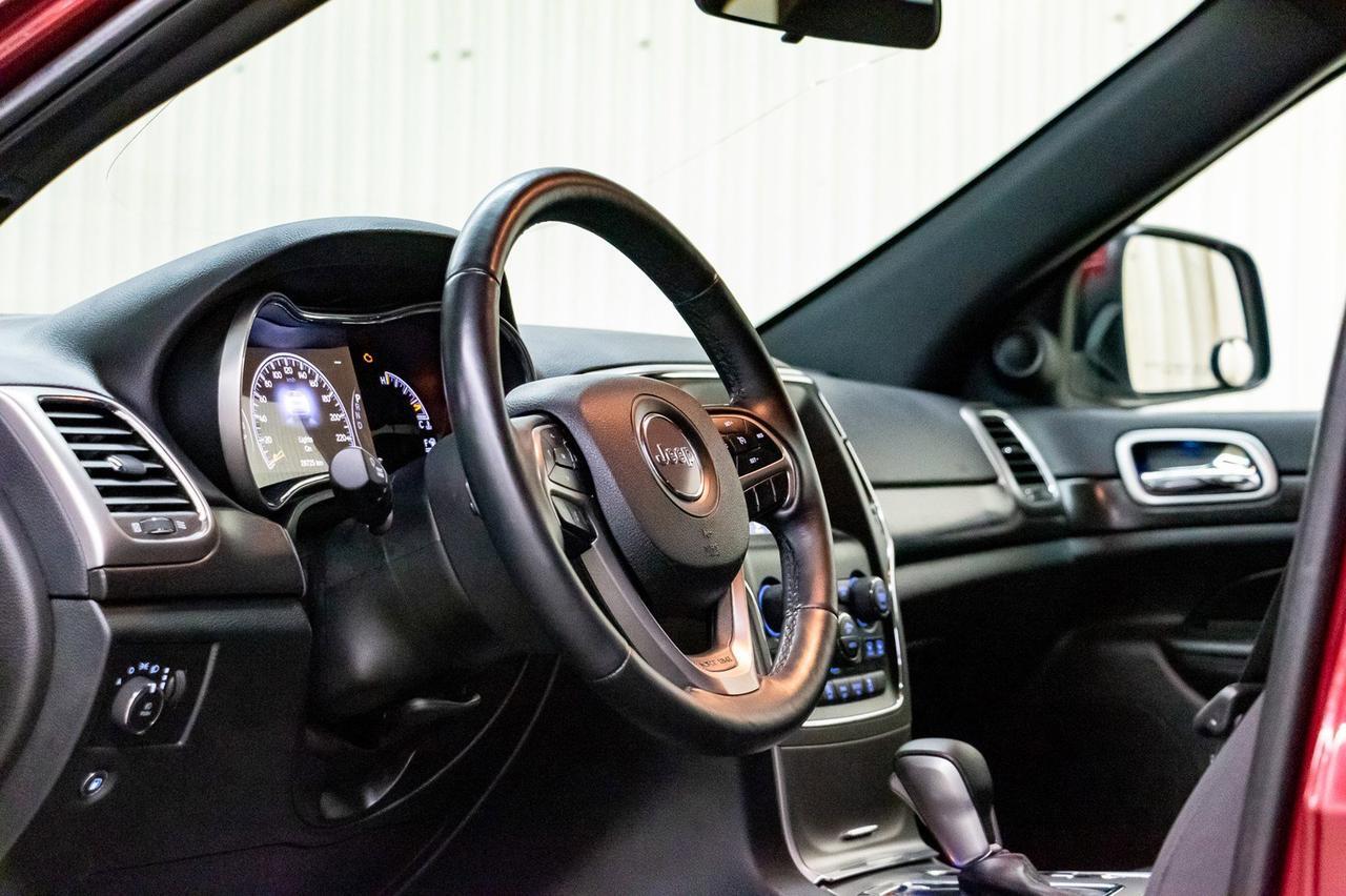 2018 Jeep Grand Cherokee 4x4 Laredo BCam Red Deer AB