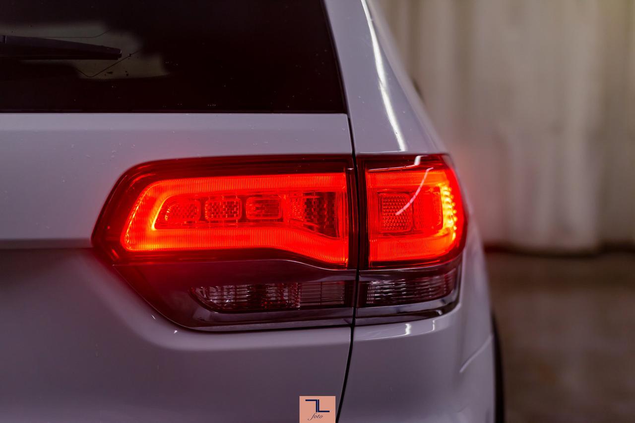 2018 Jeep Grand Cherokee 4x4 Laredo BCam Red Deer AB