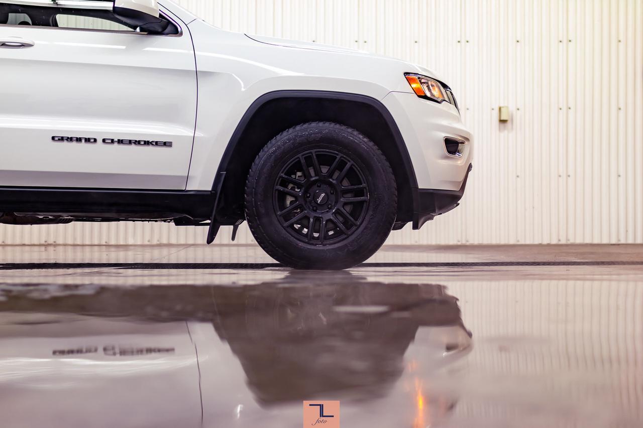 2018 Jeep Grand Cherokee 4x4 Laredo BCam Red Deer AB