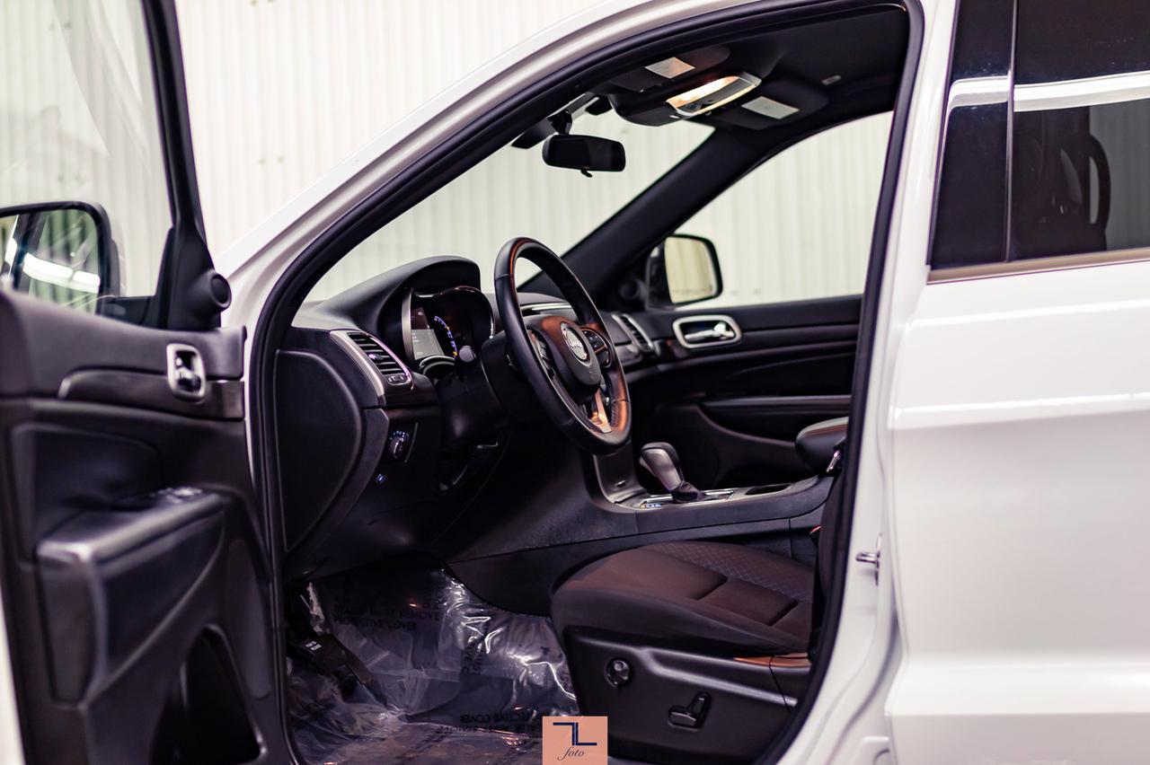 2018 Jeep Grand Cherokee 4x4 Laredo BCam Red Deer AB