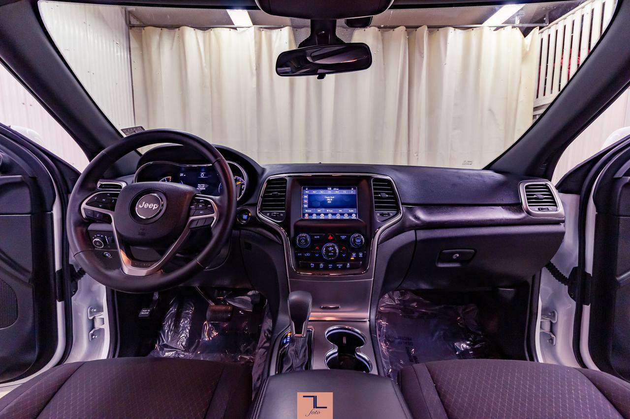 2018 Jeep Grand Cherokee 4x4 Laredo BCam Red Deer AB
