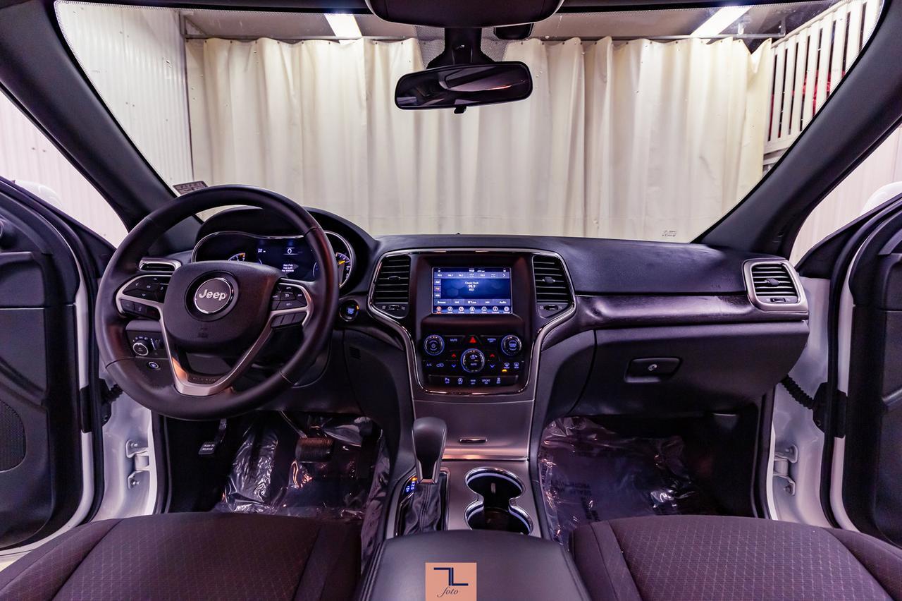 2018 Jeep Grand Cherokee 4x4 Laredo BCam Red Deer AB