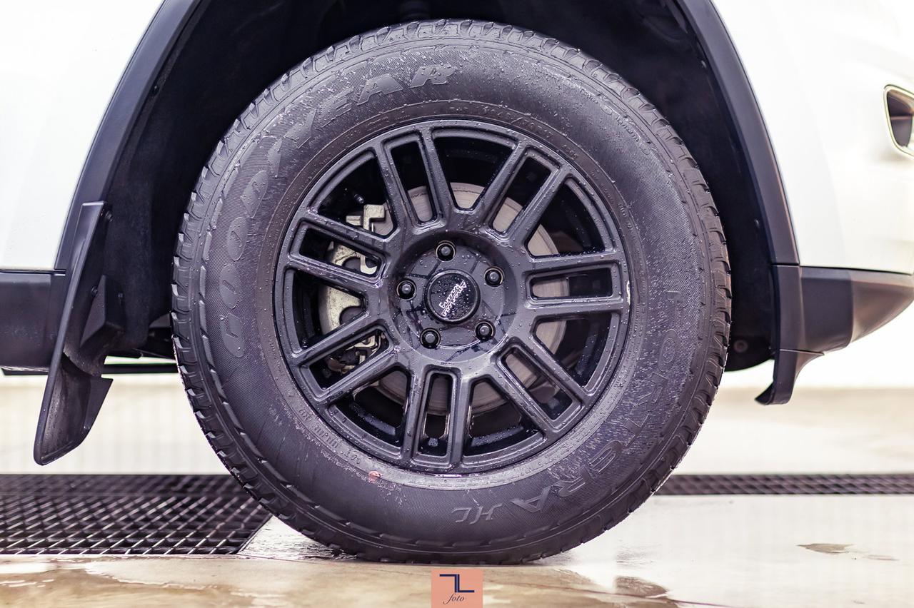 2018 Jeep Grand Cherokee 4x4 Laredo BCam Red Deer AB