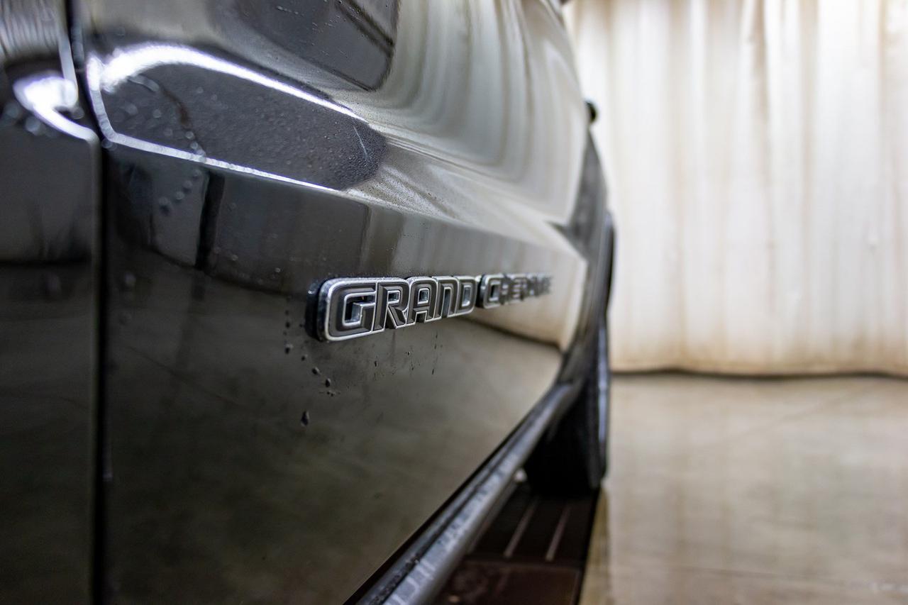 2018 Jeep Grand Cherokee 4x4 Laredo BCam Red Deer AB