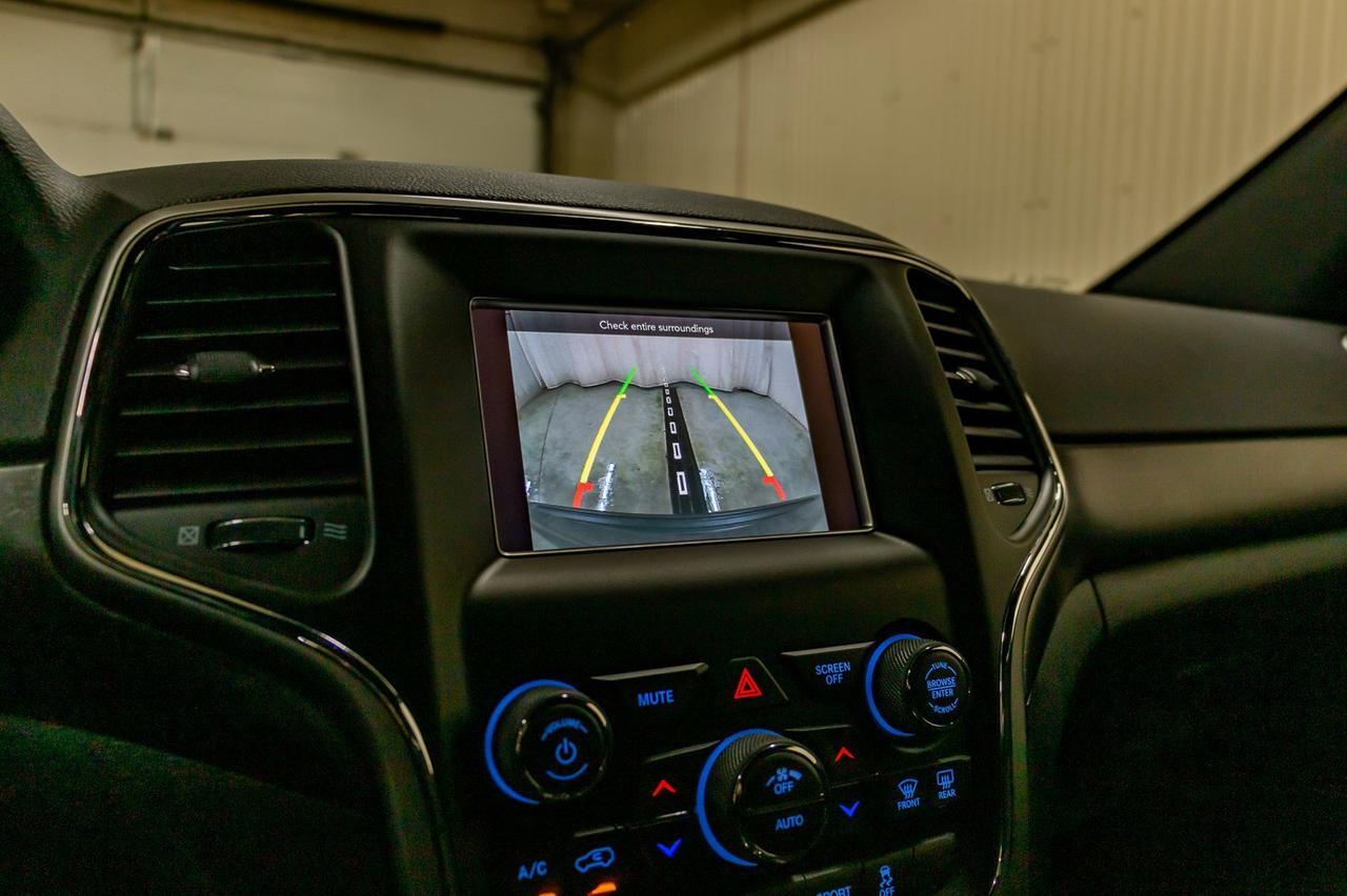 2018 Jeep Grand Cherokee 4x4 Laredo BCam Red Deer AB