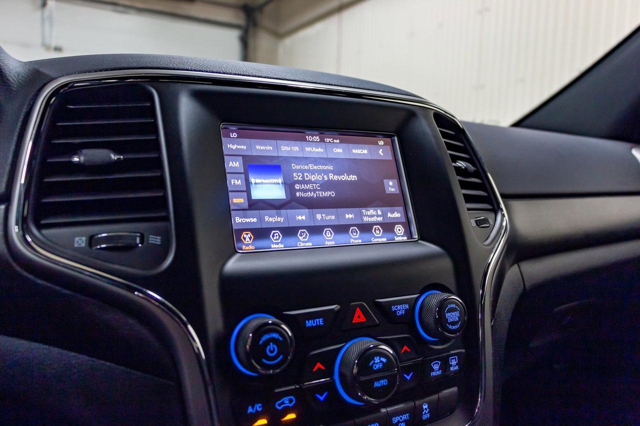 2018 Jeep Grand Cherokee 4x4 Laredo BCam Red Deer AB