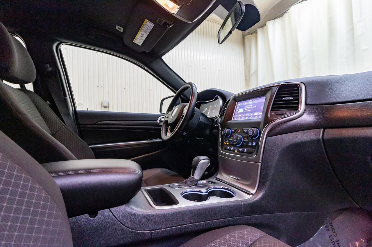 2018 Jeep Grand Cherokee 4x4 Laredo BCam Red Deer AB