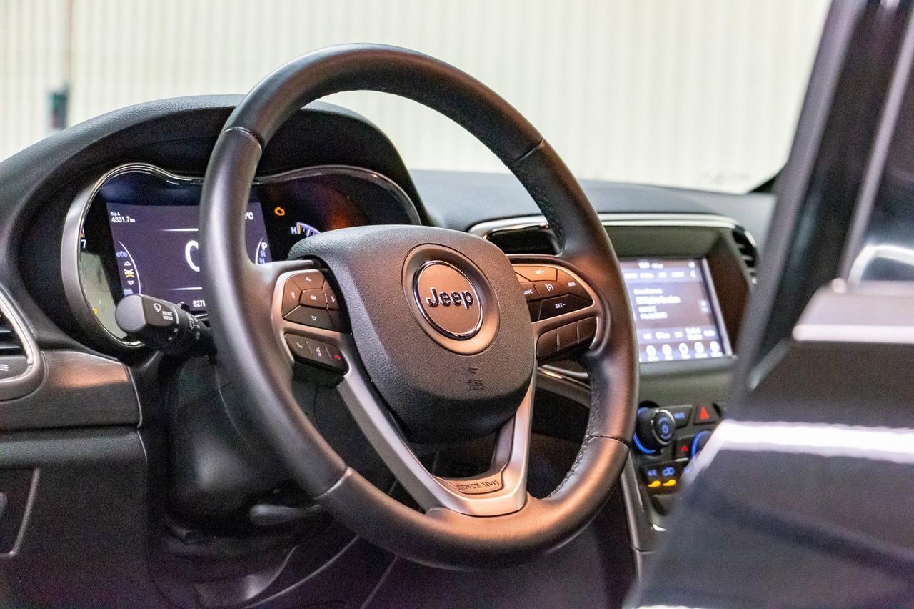 2018 Jeep Grand Cherokee 4x4 Laredo BCam Red Deer AB