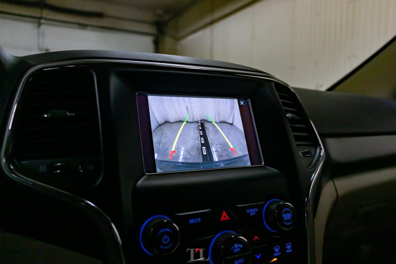 2018 Jeep Grand Cherokee 4x4 Laredo BCam Red Deer AB