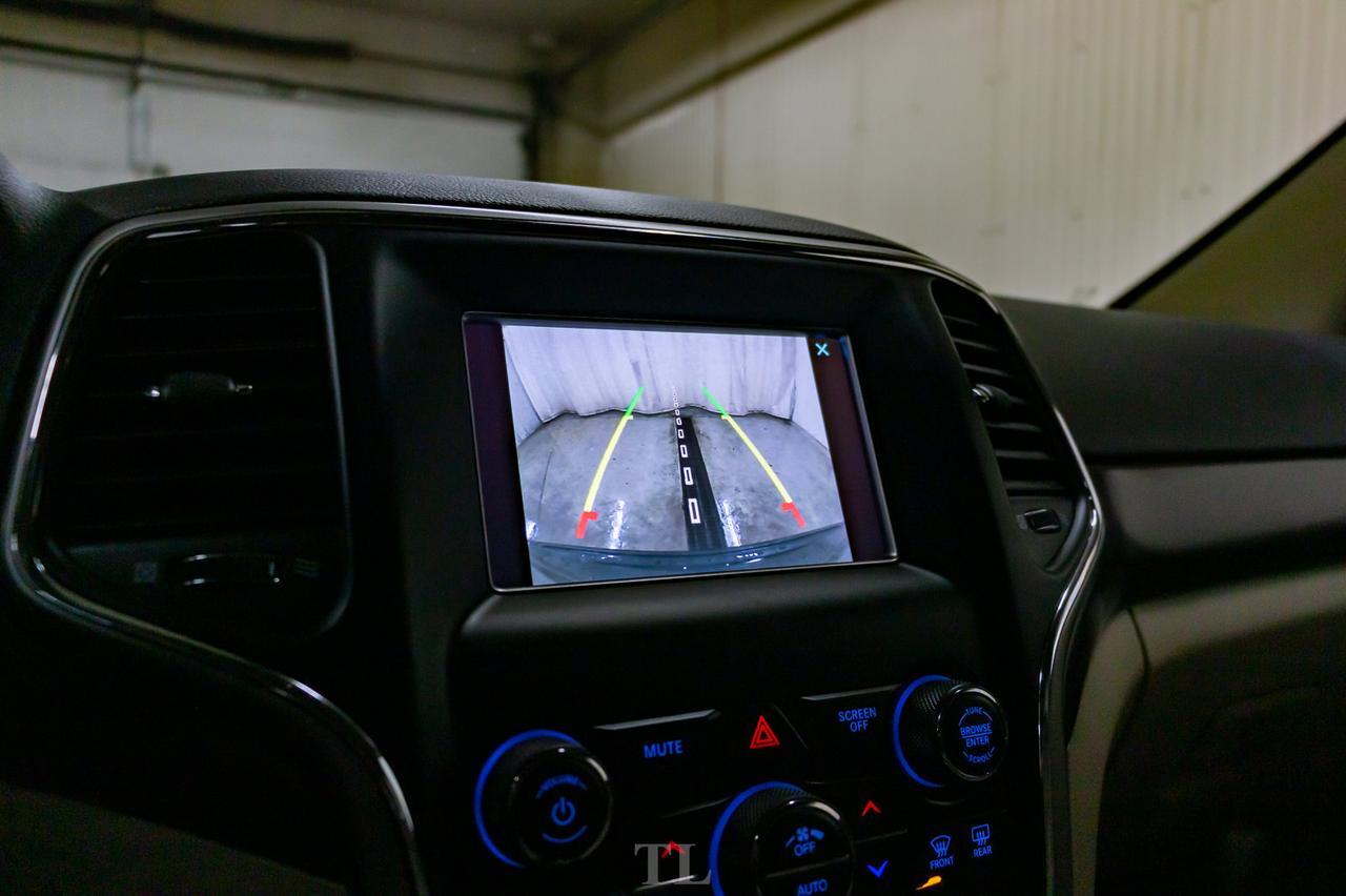 2018 Jeep Grand Cherokee 4x4 Laredo BCam Red Deer AB