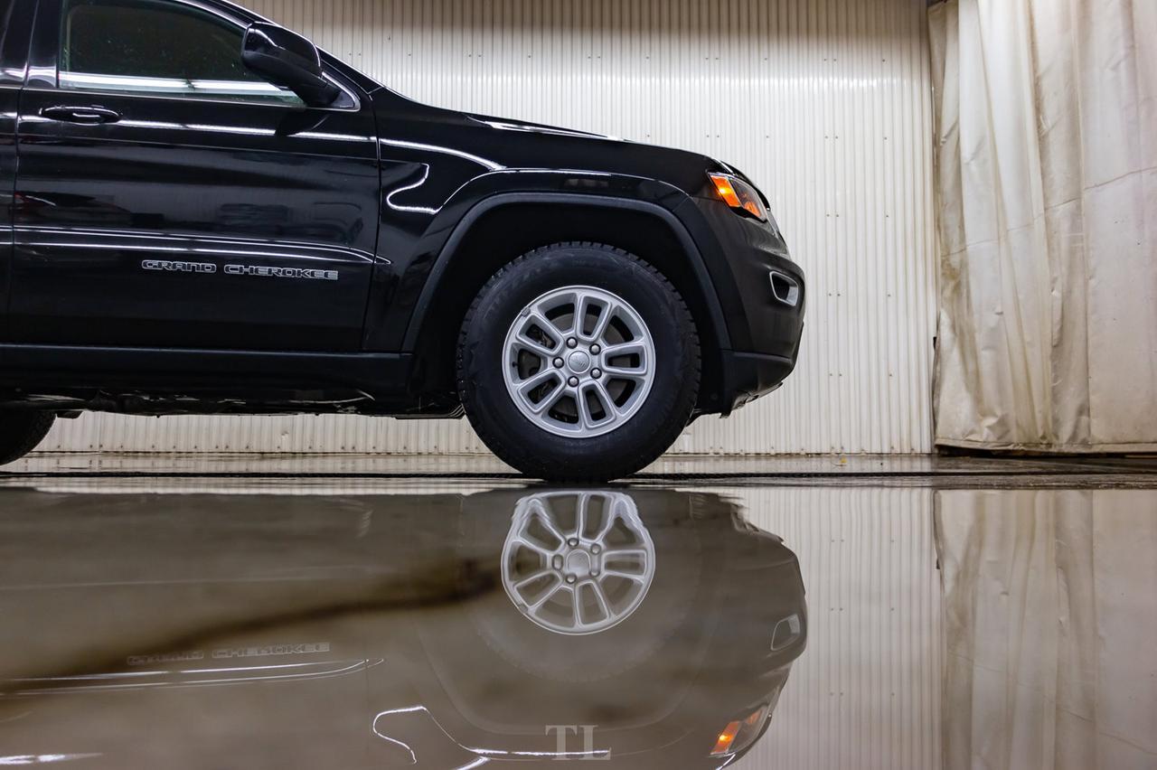 2018 Jeep Grand Cherokee 4x4 Laredo BCam Red Deer AB