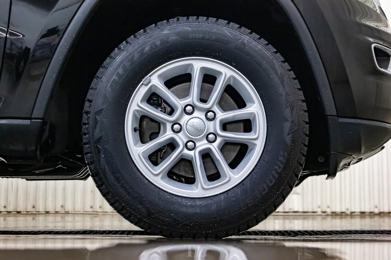 2018 Jeep Grand Cherokee 4x4 Laredo BCam Red Deer AB