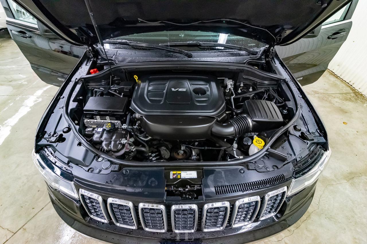 2018 Jeep Grand Cherokee 4x4 Laredo BCam Red Deer AB