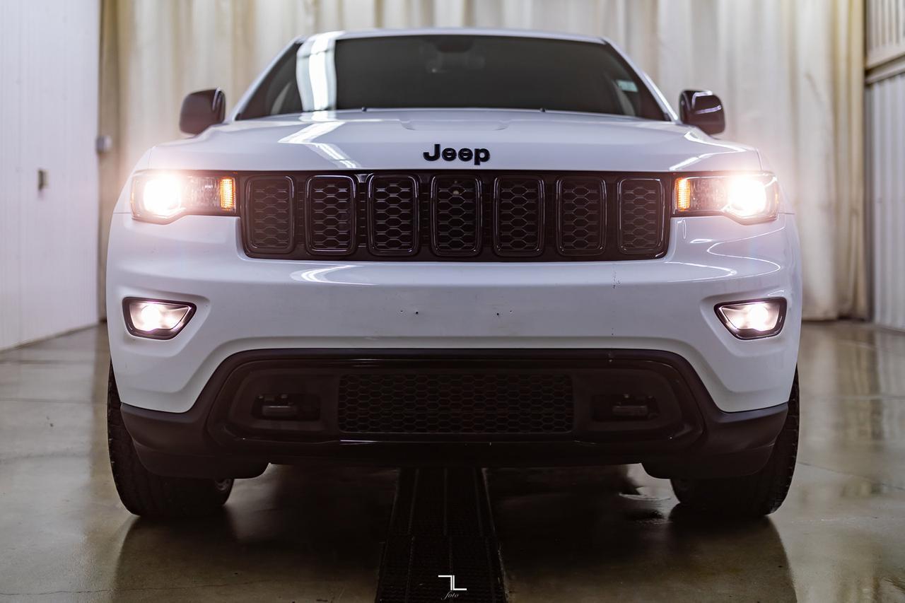 2018 Jeep Grand Cherokee 4x4 Laredo Nav Roof BCam Red Deer AB