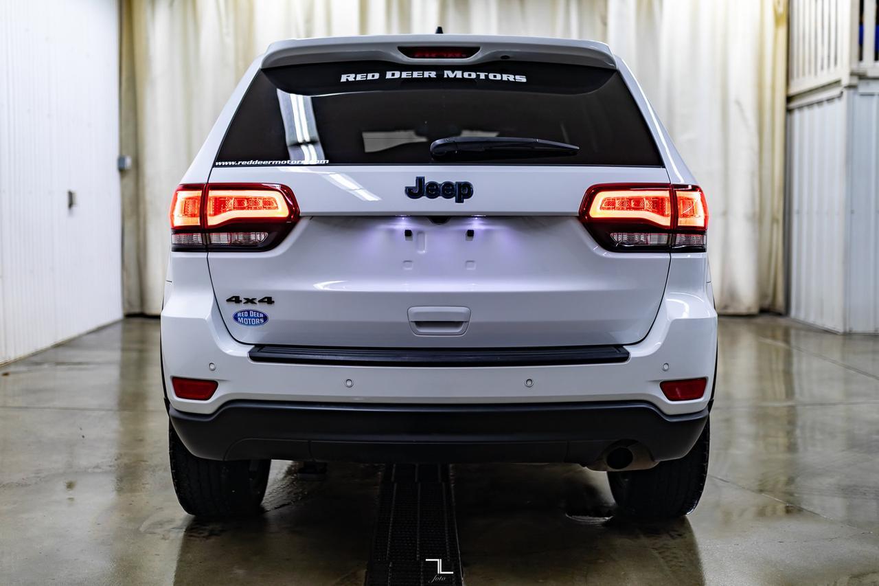 2018 Jeep Grand Cherokee 4x4 Laredo Nav Roof BCam Red Deer AB