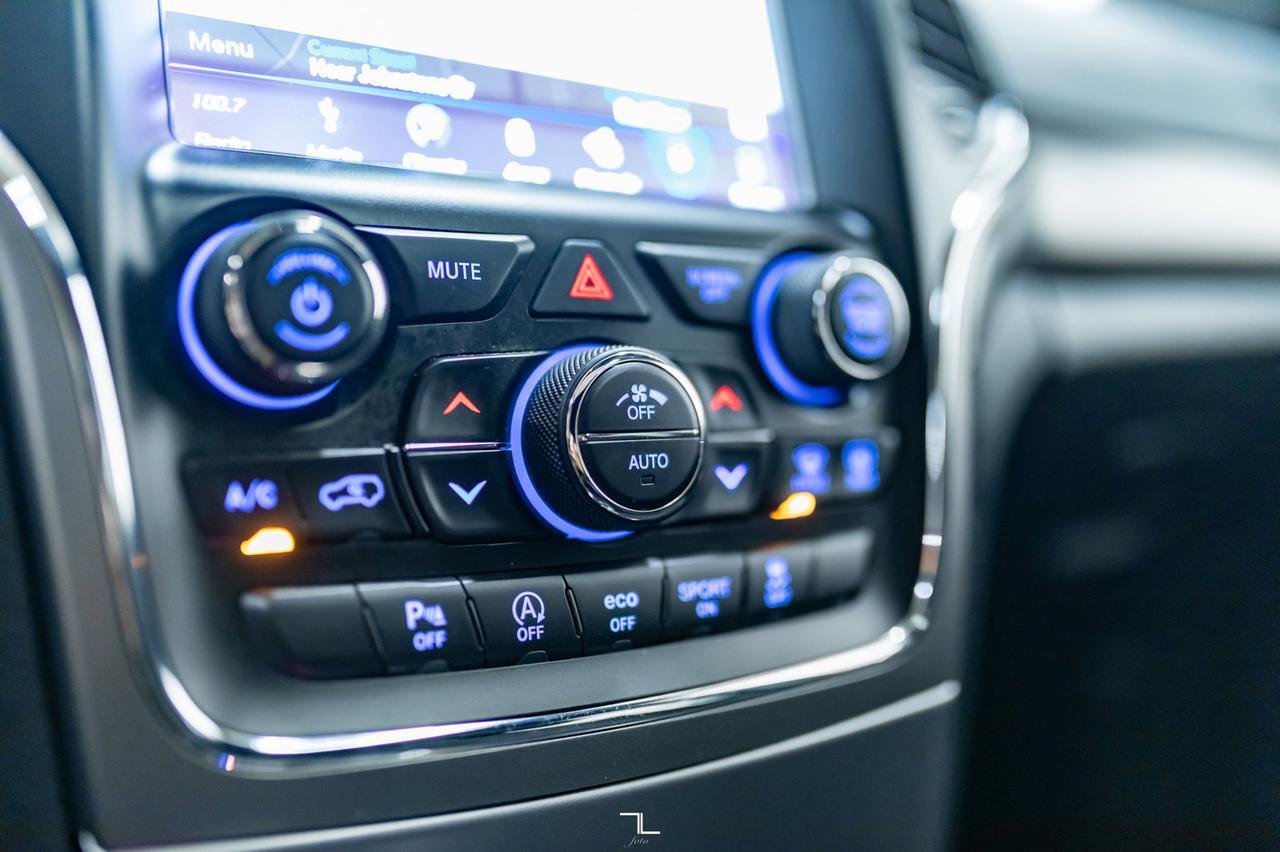 2018 Jeep Grand Cherokee 4x4 Laredo Nav Roof BCam Red Deer AB