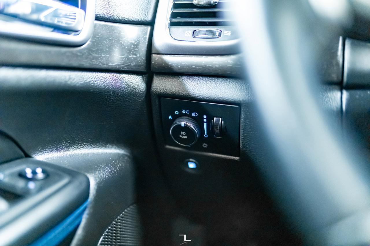 2018 Jeep Grand Cherokee 4x4 Laredo Nav Roof BCam Red Deer AB