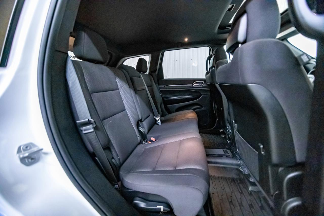 2018 Jeep Grand Cherokee 4x4 Laredo Nav Roof BCam Red Deer AB