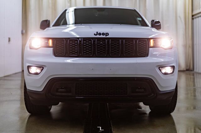 2018 Jeep Grand Cherokee 4x4 Laredo Nav Roof BCam Red Deer AB