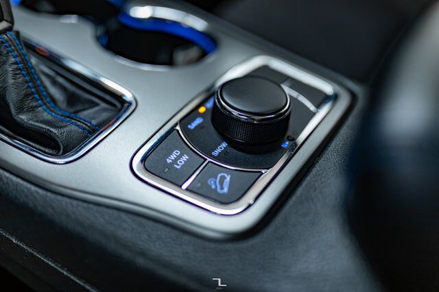 2018 Jeep Grand Cherokee 4x4 Laredo Nav Roof BCam Red Deer AB