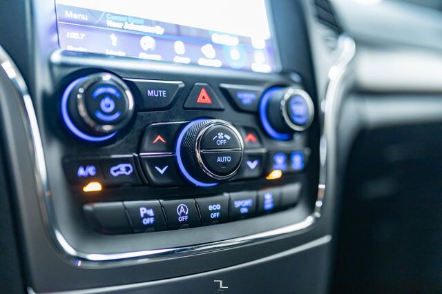 2018 Jeep Grand Cherokee 4x4 Laredo Nav Roof BCam Red Deer AB