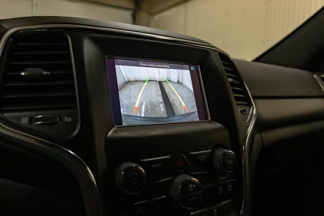 2018 Jeep Grand Cherokee 4x4 Laredo Red Deer AB