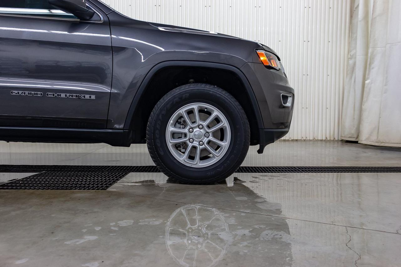 2018 Jeep Grand Cherokee 4x4 Laredo Red Deer AB
