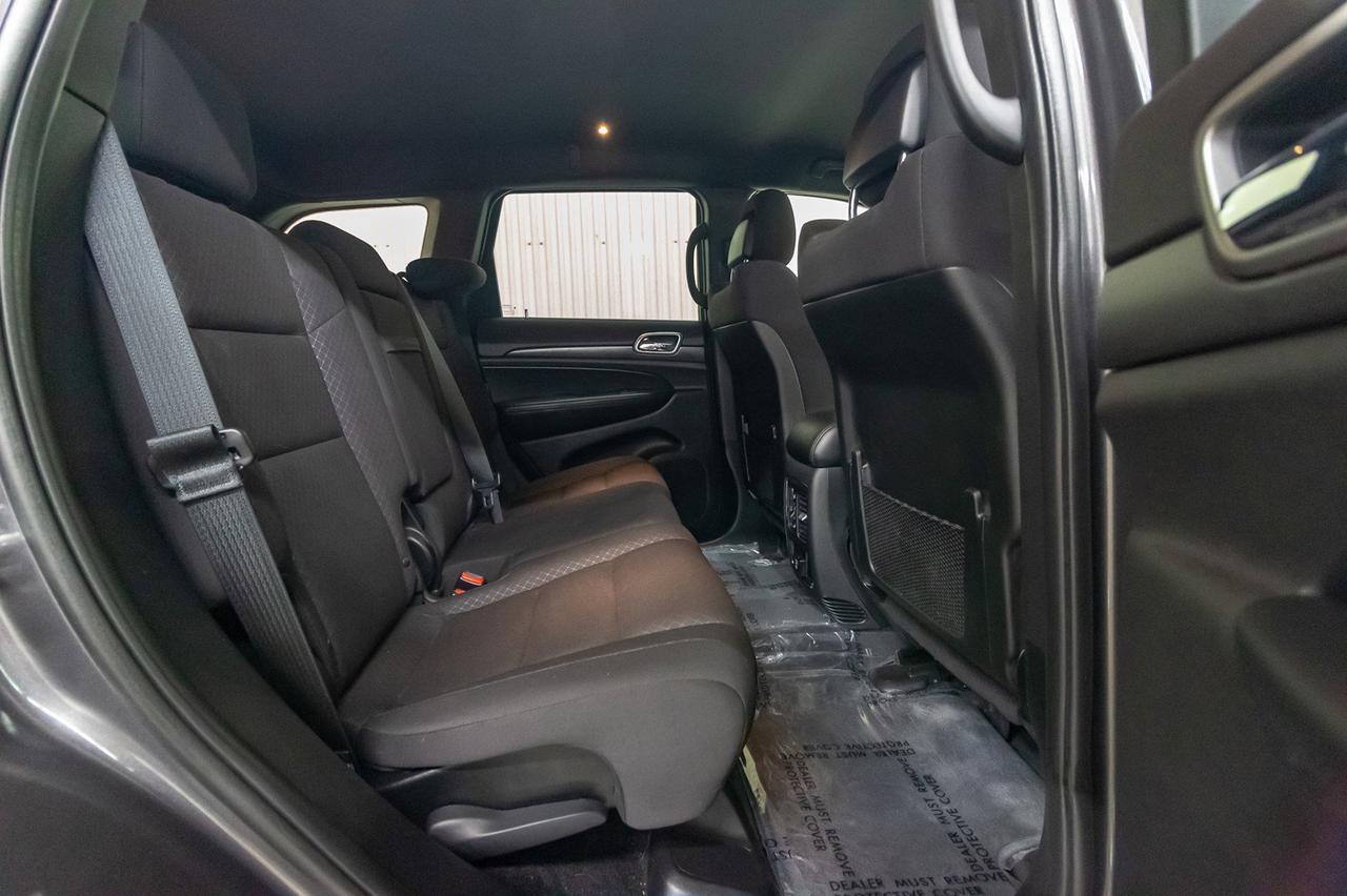 2018 Jeep Grand Cherokee 4x4 Laredo Red Deer AB