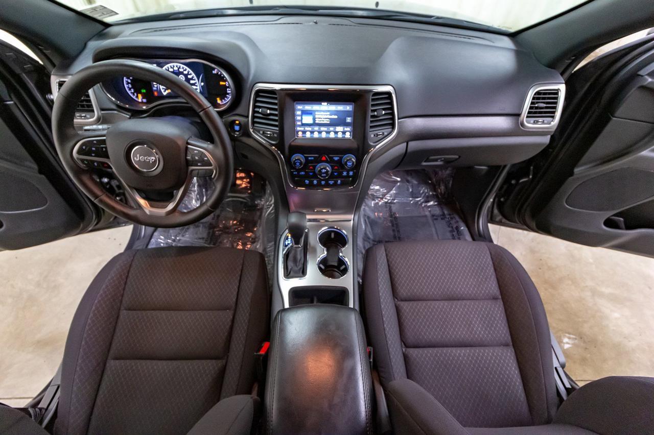 2018 Jeep Grand Cherokee 4x4 Laredo Red Deer AB