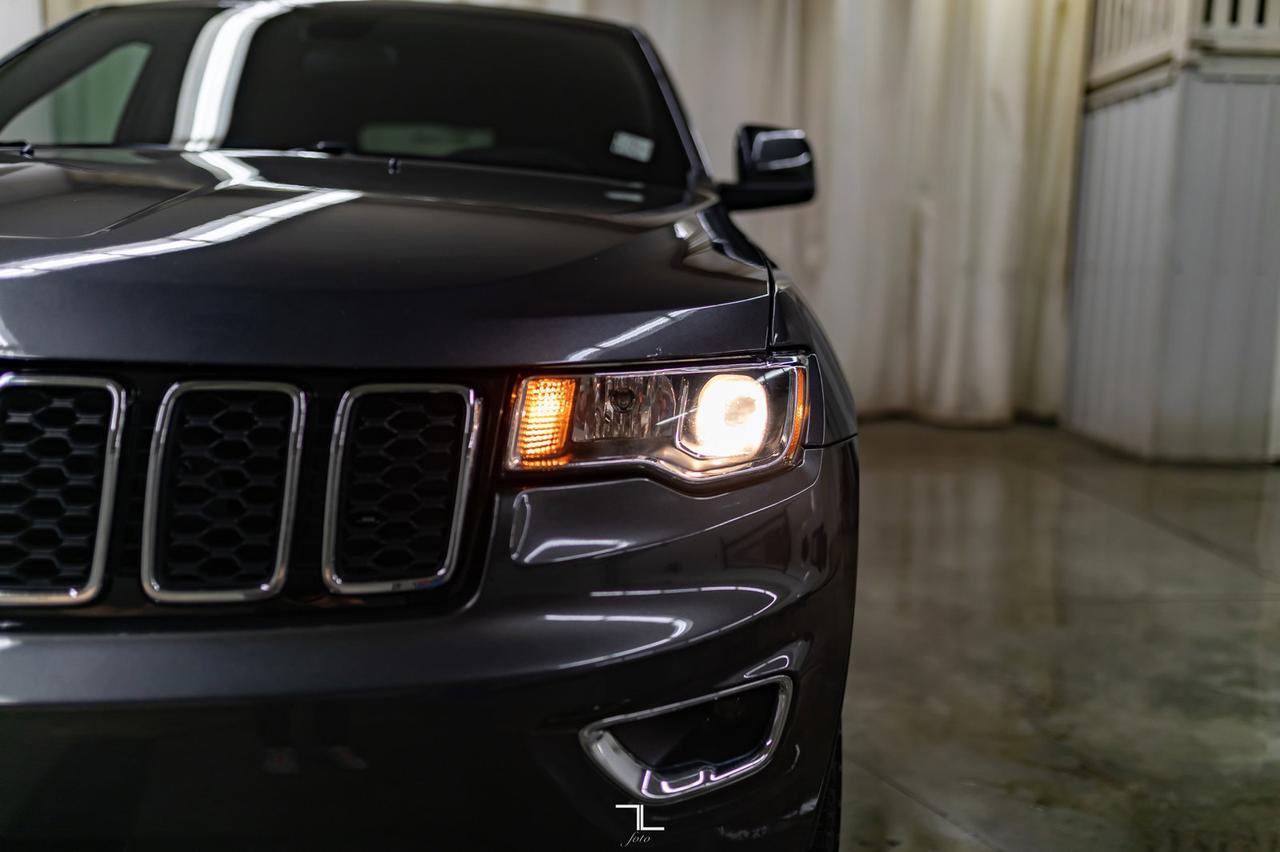 2018 Jeep Grand Cherokee 4x4 Laredo Roof BCam Red Deer AB