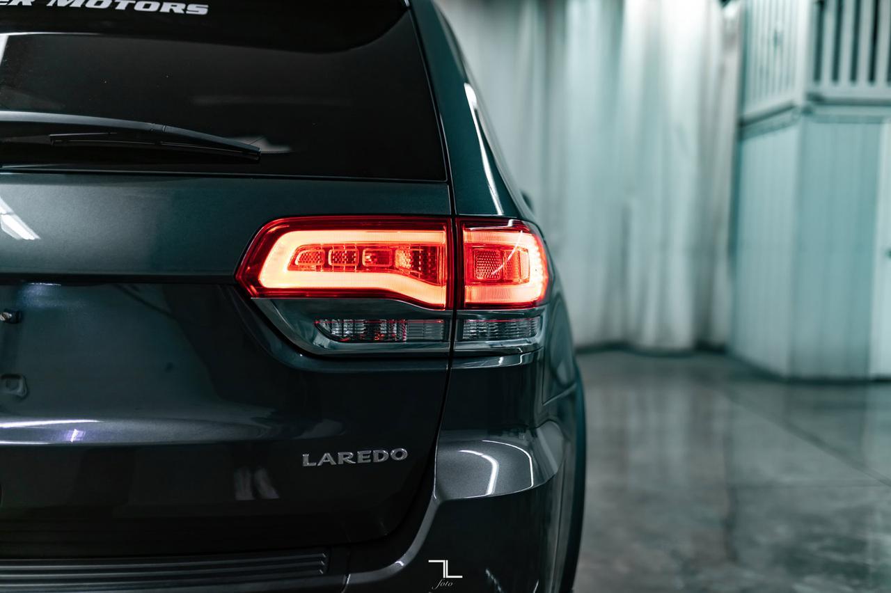 2018 Jeep Grand Cherokee 4x4 Laredo Roof BCam Red Deer AB