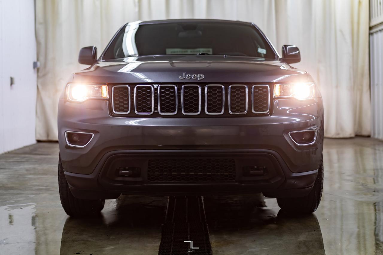 2018 Jeep Grand Cherokee 4x4 Laredo Roof BCam Red Deer AB