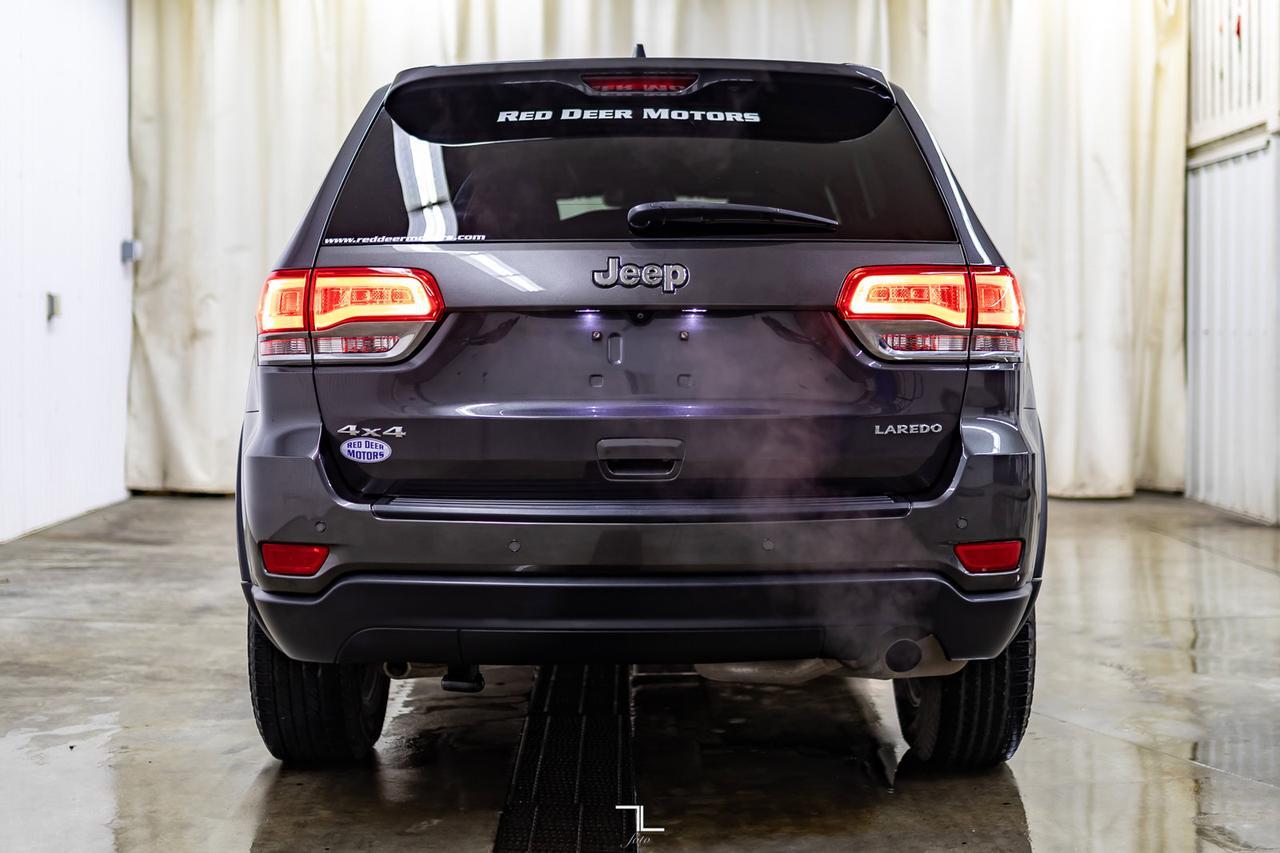 2018 Jeep Grand Cherokee 4x4 Laredo Roof BCam Red Deer AB