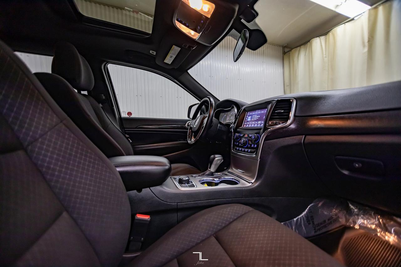 2018 Jeep Grand Cherokee 4x4 Laredo Roof BCam Red Deer AB