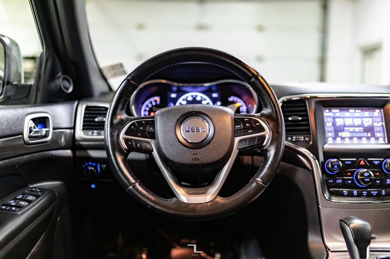 2018 Jeep Grand Cherokee 4x4 Laredo Roof BCam Red Deer AB