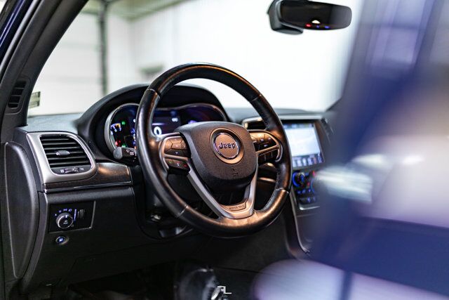 2018 Jeep Grand Cherokee 4x4 Limited Leather Nav BCam Red Deer AB