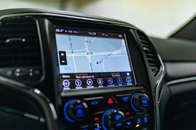 2018 Jeep Grand Cherokee 4x4 Limited Leather Nav BCam Red Deer AB