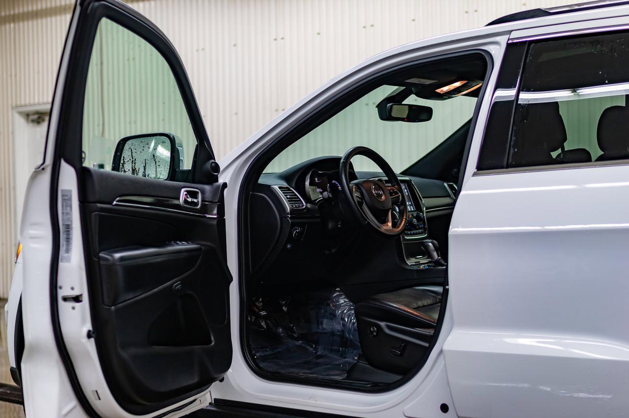 2018 Jeep Grand Cherokee 4x4 Limited Leather Roof Nav BCam Red Deer AB