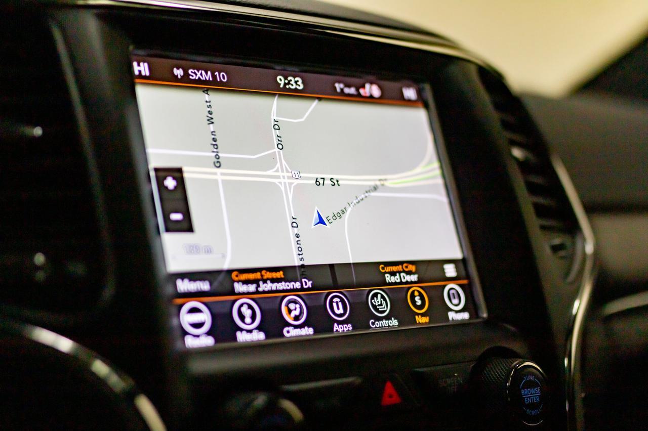 2018 Jeep Grand Cherokee 4x4 Limited Leather Roof Nav BCam Red Deer AB